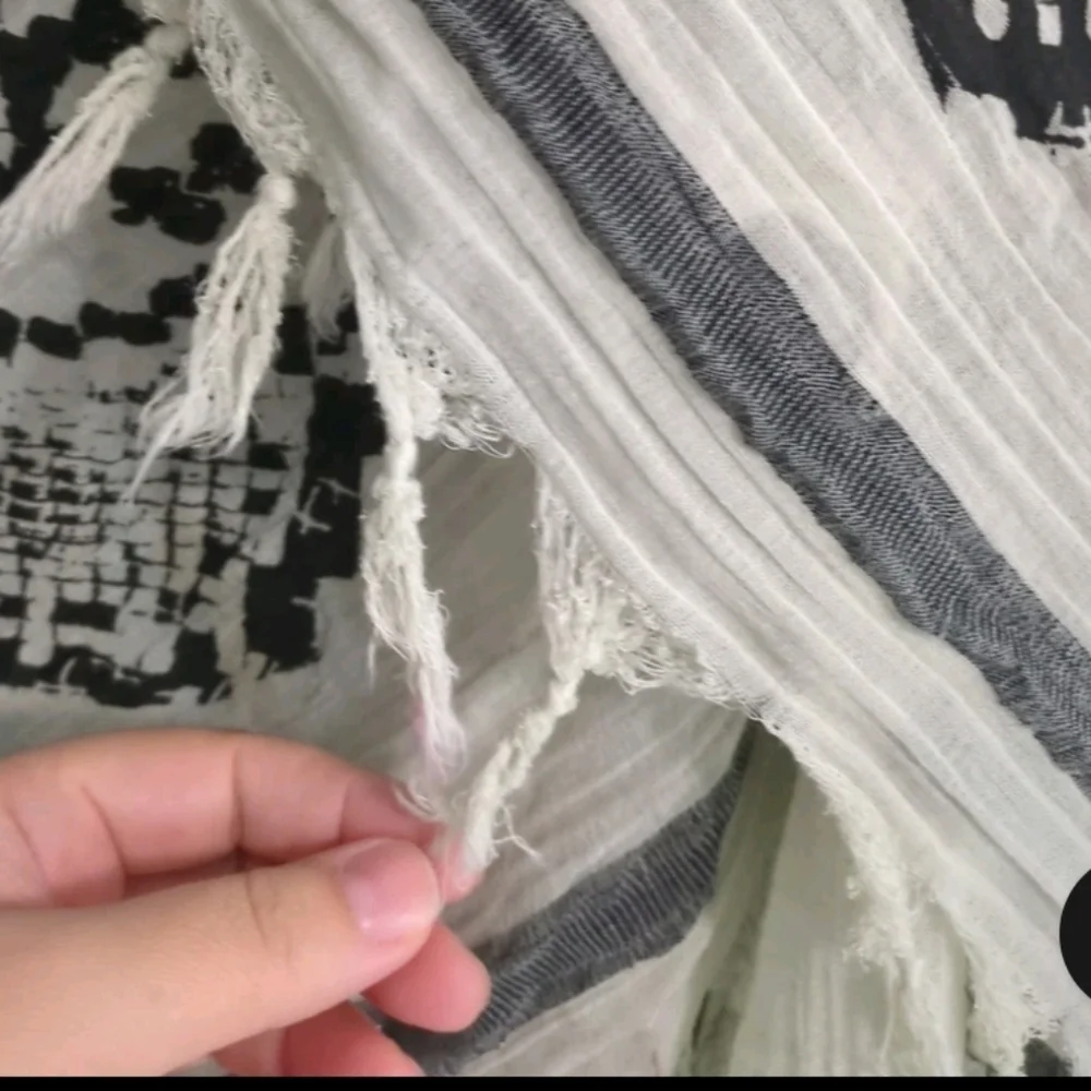 Leigh Luca Designer Black and White Snake Patterned Shawl Scarf